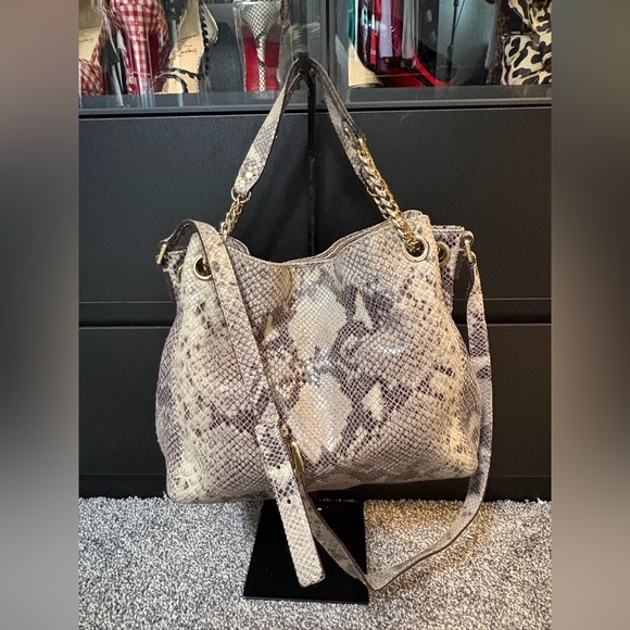 Michael Kors Jet Set Chain Python embossed Gather Tote - Picture 7 of 14